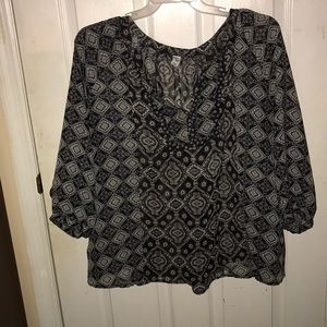 Black & white Patterned blouse